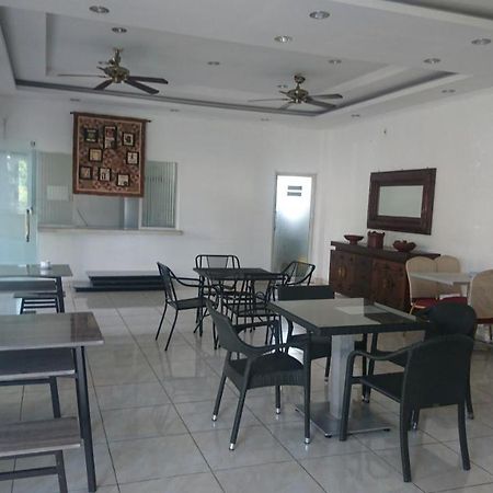 Liberty Homestay Parit  Bagian luar foto