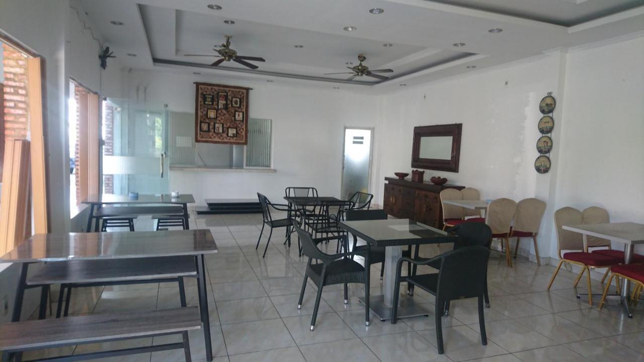 Liberty Homestay Parit  Bagian luar foto